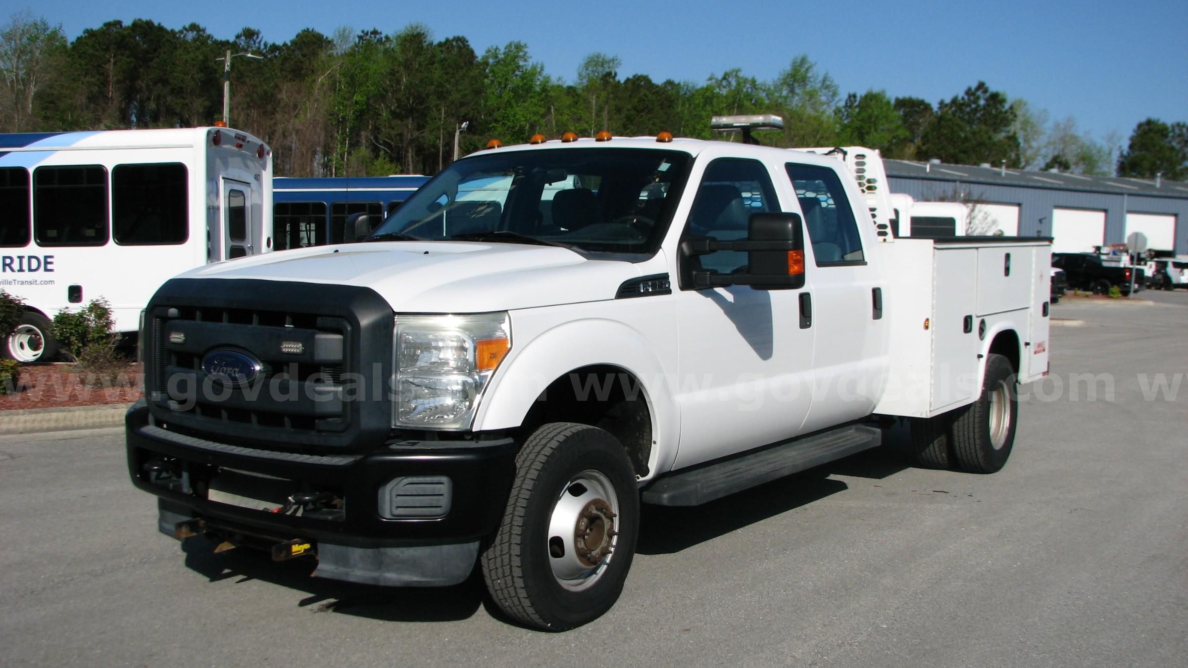 Ford F-350 Crew Cab Service Truck