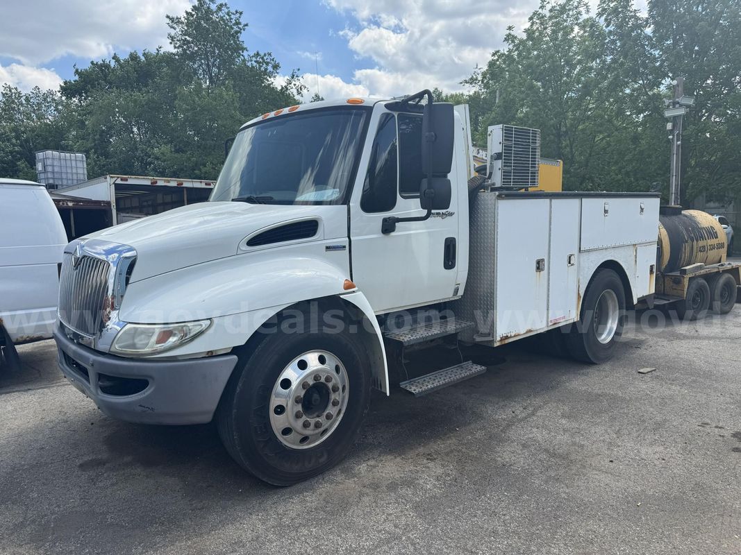 2008 International 4300 Crane Utility Truck with Air Compressor