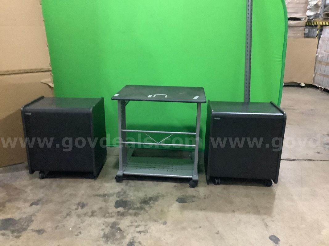 USED (2) SMALL 3 DRAWER MOBILE METAL FILE CABINET AND 1 MOBILE DARK GAY STAND