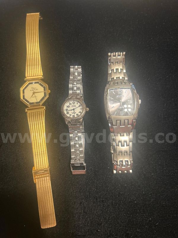 3 Vintage Watch(s) Oscar de la Renta, Arnex. Not Tested.