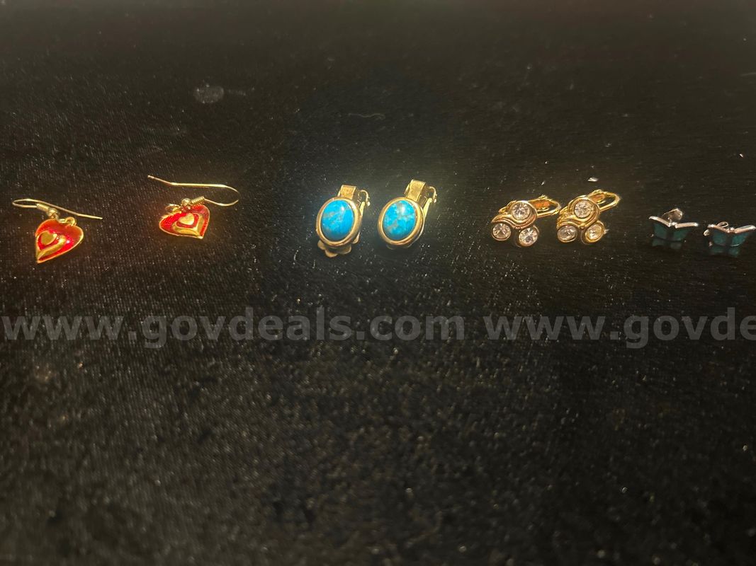 (4) Pairs of Vintage Earrings.