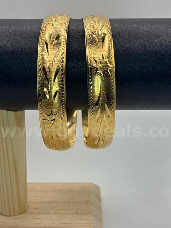 Gorgeous, Set of (2), 3 Inch, Diamond Cut, 24k Gold Filled, Thick Bangle Bracelets.