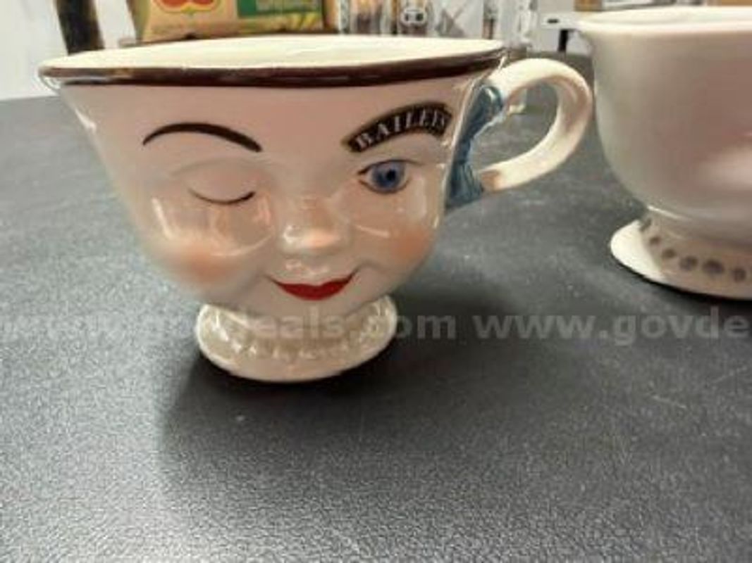 Vintage, Excellent Condition, Set of (2), Bailey’s Wink Mugs