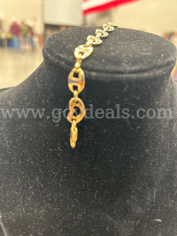 24k Gold, 8” Special Link Bracelet w/ Heart Link. LR! Read ⬇️