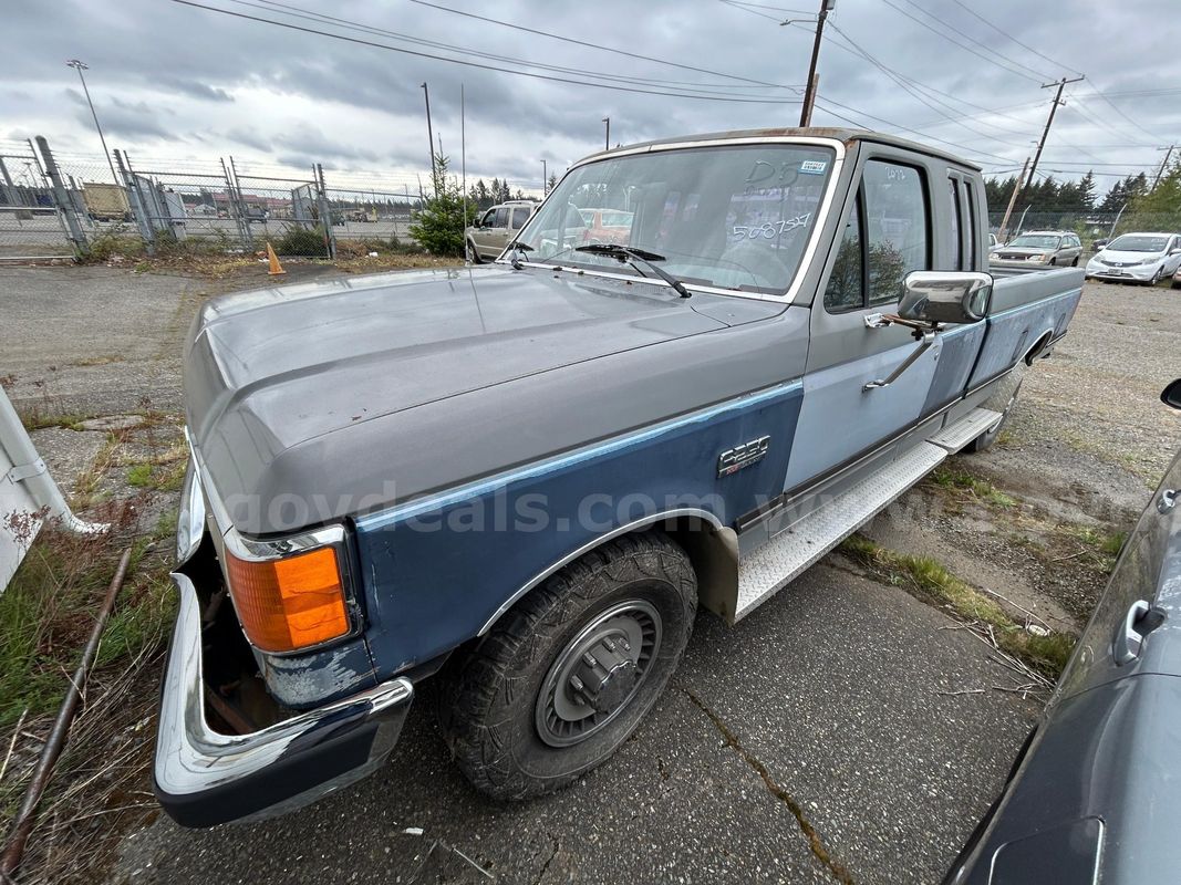 Blue/Silver 1987 Ford F-250
