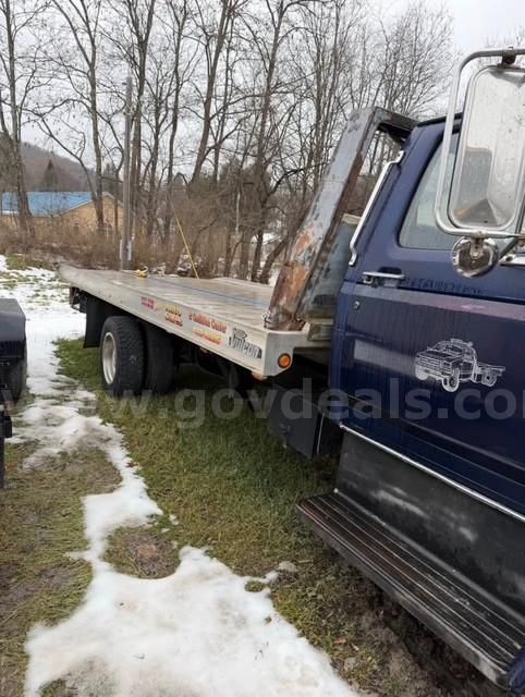 1996 Ford F800