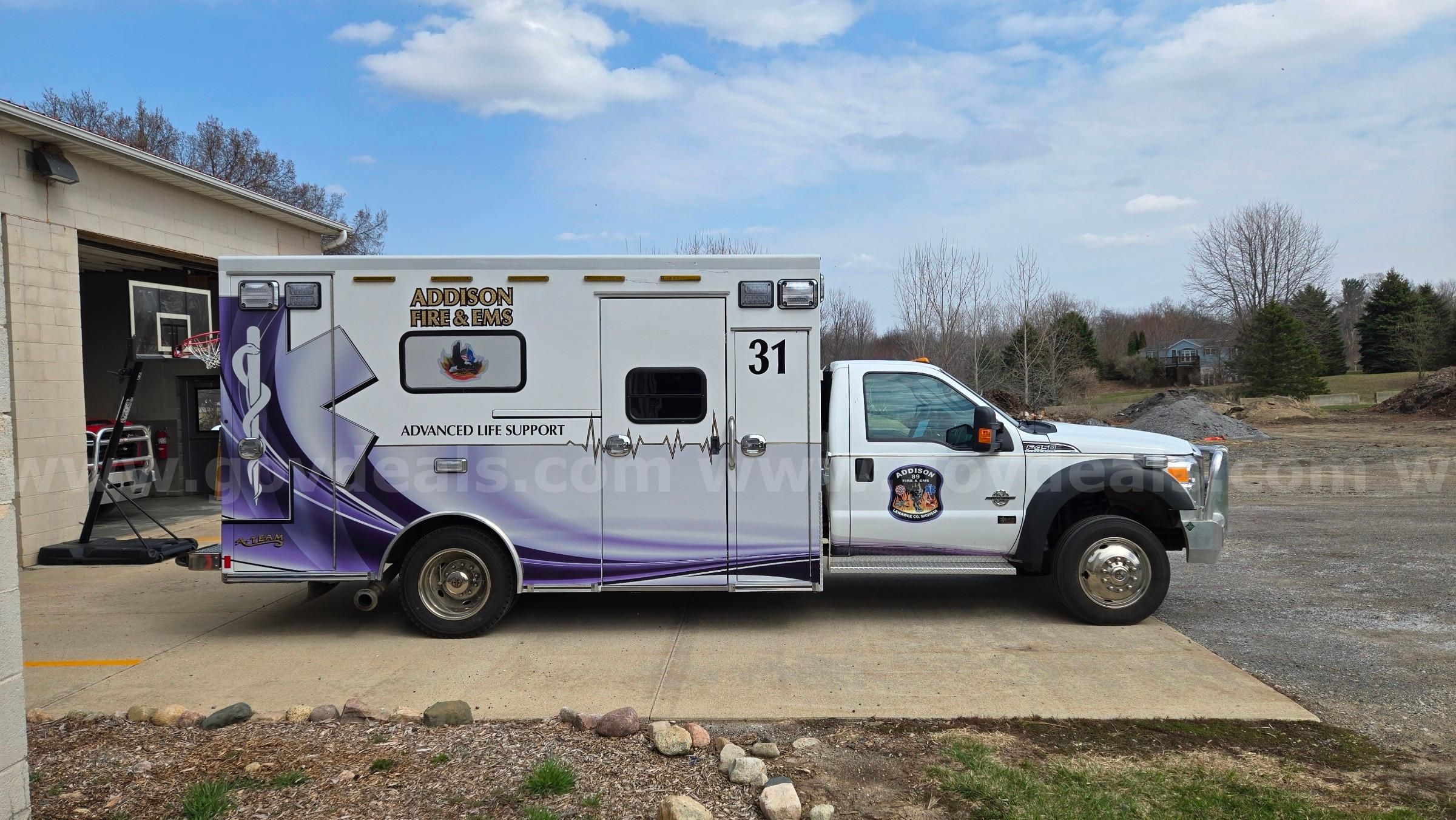 2016 Ford F-450 Braun Ambulance: NEW ENGINE – POWER LOAD – NEW TIRES
