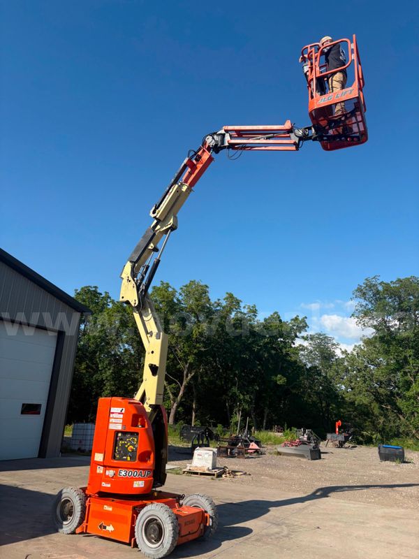 2014 JLG E300AJP 30' Electric Articulating Boom Lift Man Lift