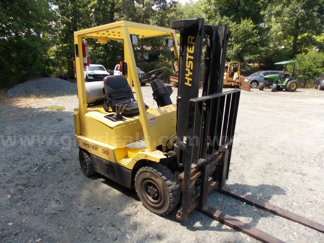 Hyster #H30XM, LP gas FORK LIFT, 3 stage mast, side shifter