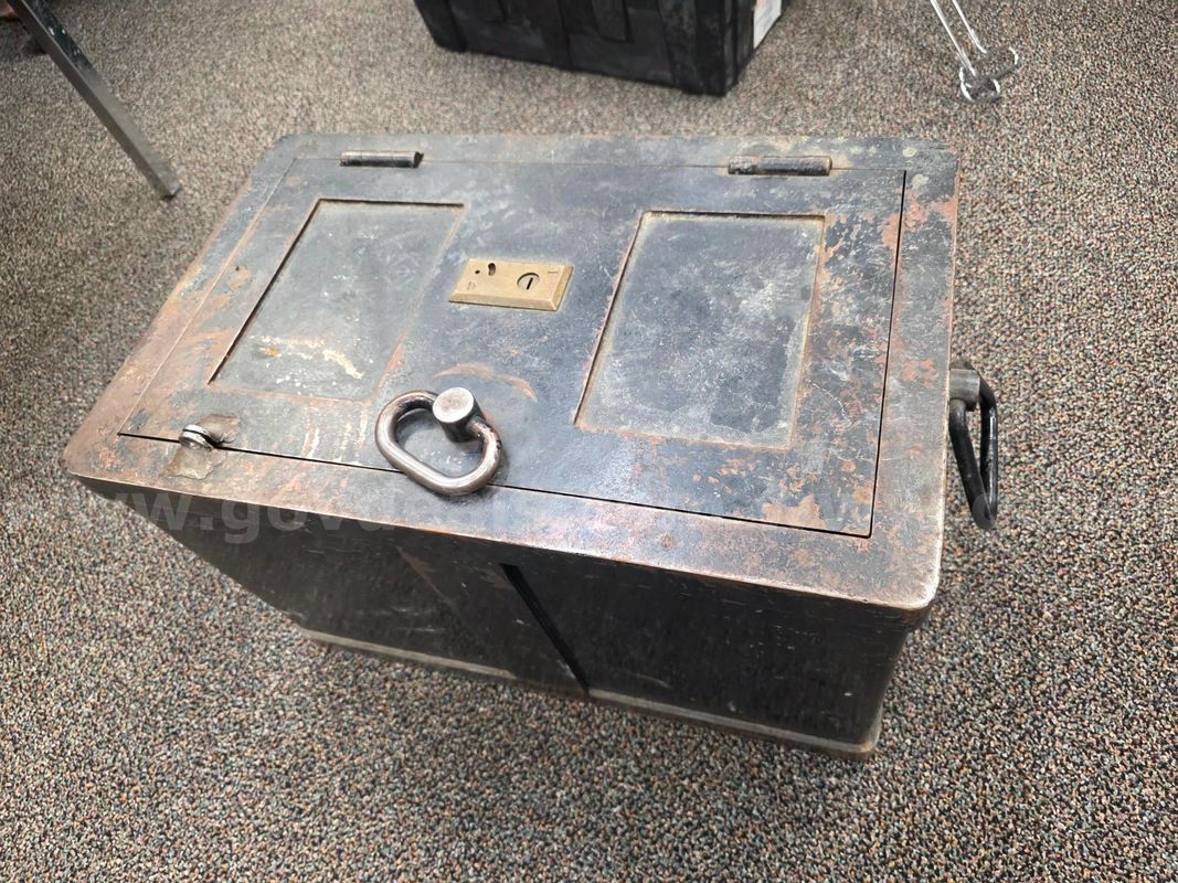 Heavy lock box
