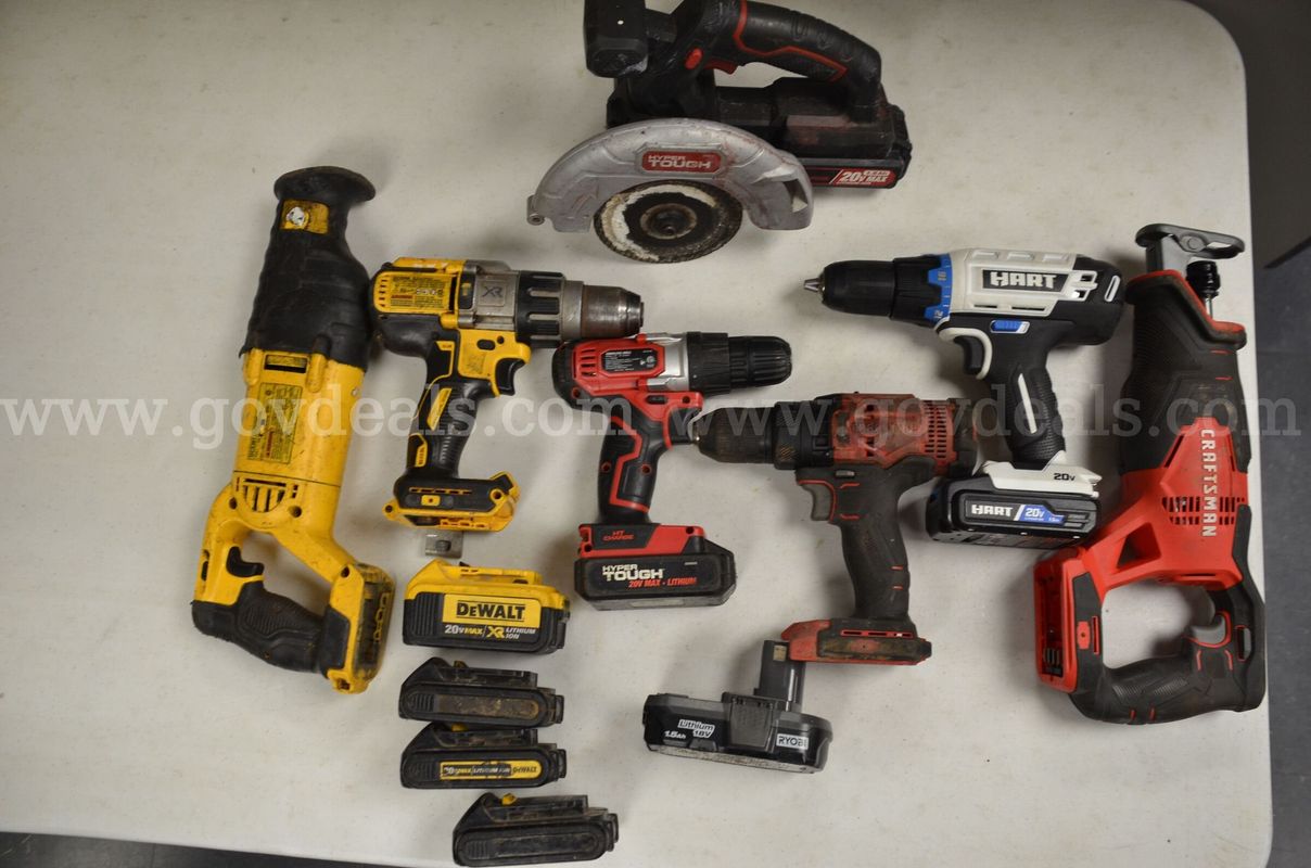 Misc. Cordless Power Tools Untested. Some have batteries but no chargers