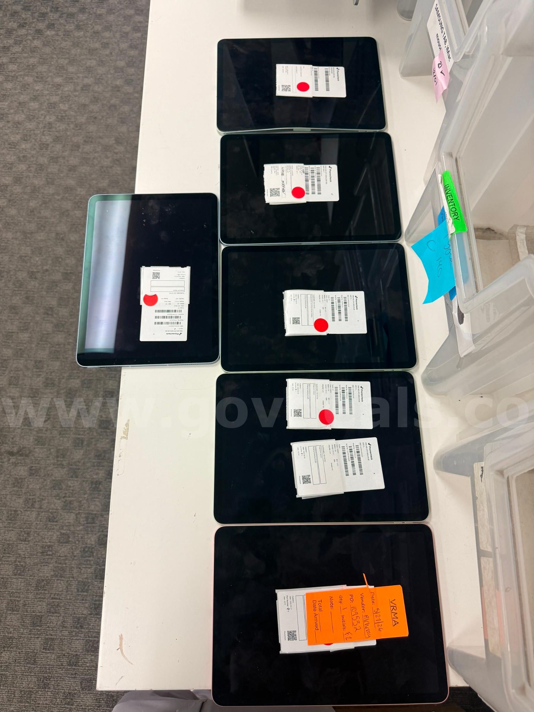 Lot of 6 iPad Air 4s - Need Repair