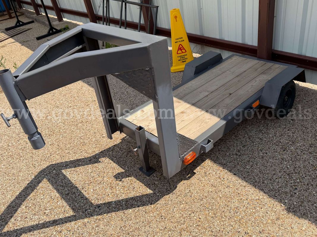 Powerwheels Mini Gooseneck Trailer