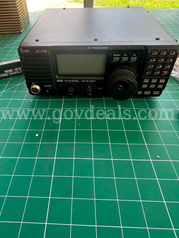 NEW Icom IC-718 HF All Band Amateur Radio Transceiver w/ Manual