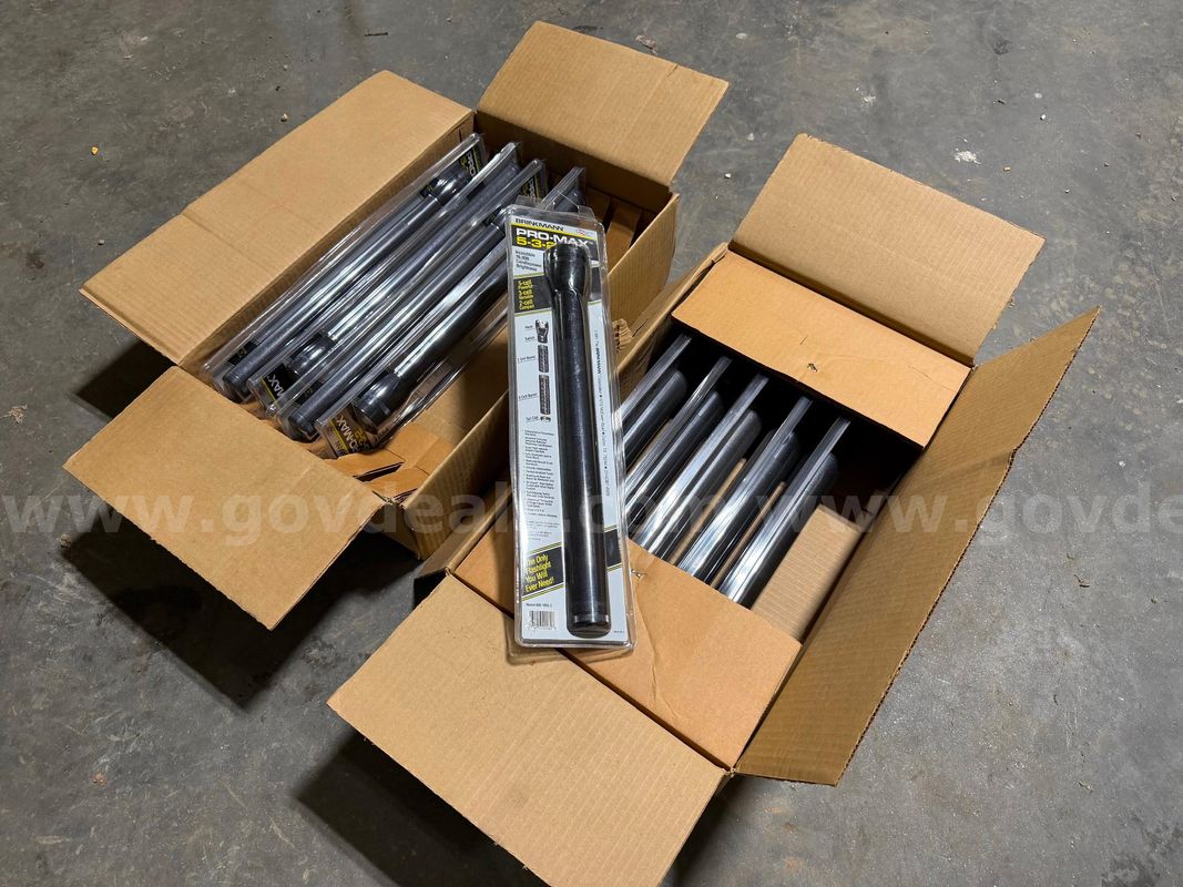 (10) New Brinkmann Pro Max Flashlights