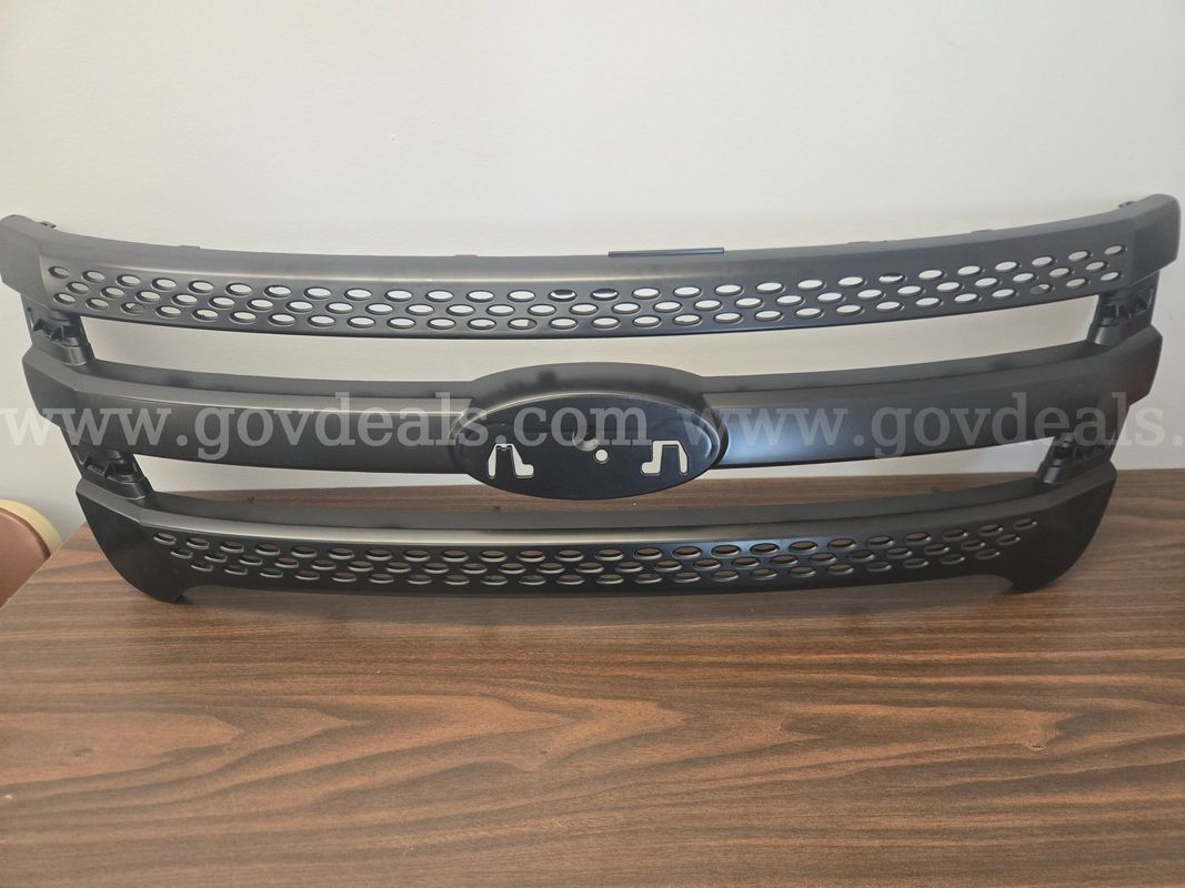 Ford Explorer replacement Grille