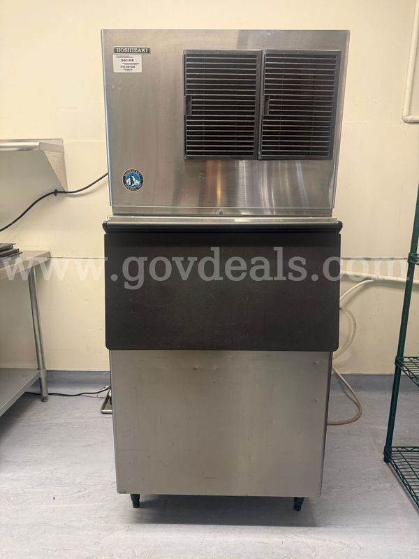 Hoshizaki KML-451MAH low-profile modular air-cooled commercial ice machine with storage bin.