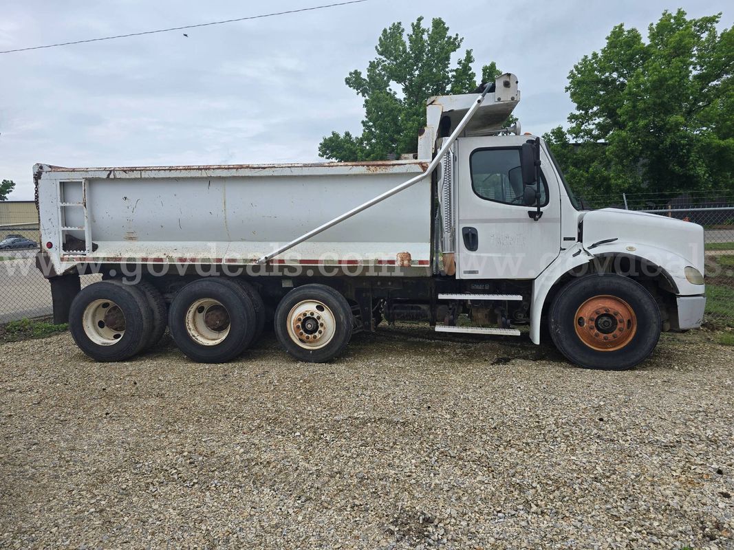 2007 Freightliner M2 112