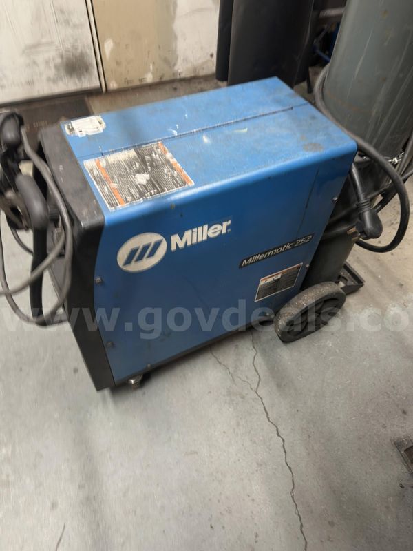 Miller Millermatic 252 MIG welder