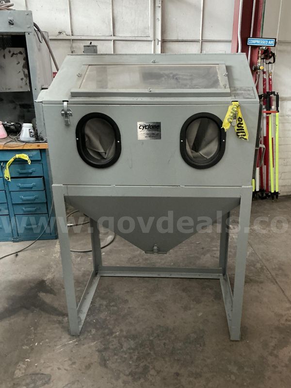 Cyclone Manufacturing Sand Blaster Cabinet