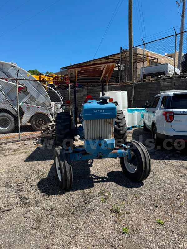 Ford LA454C Tractor