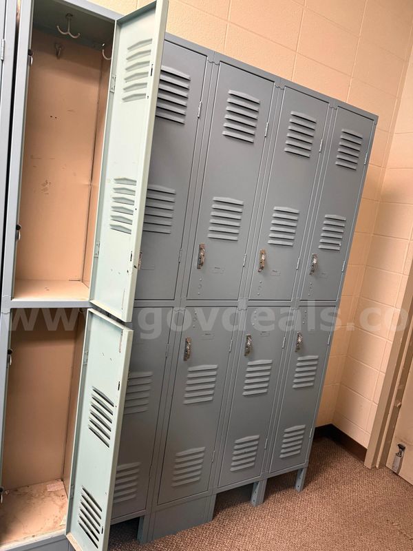 set of 5 lockers
