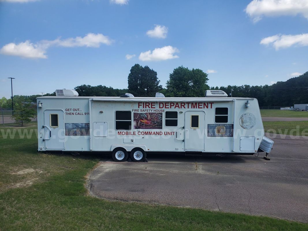 2008 Surrey Fire 35 LTB Travel Trailer