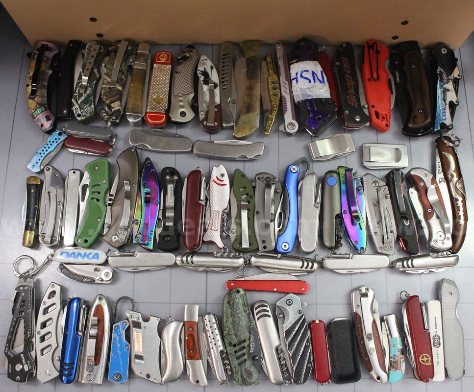 Approximately 12 lbs. of Assorted Knives, #35720
