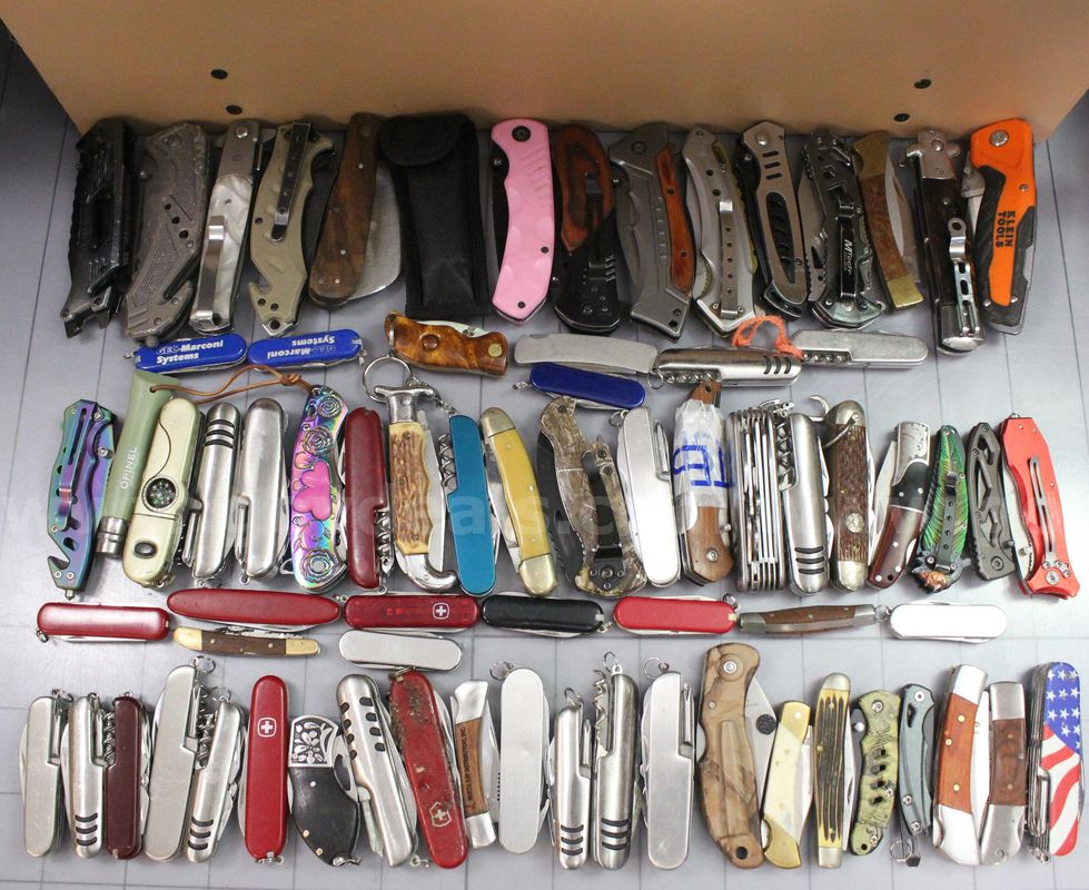 Approximately 12 lbs. of Assorted Knives, #35721
