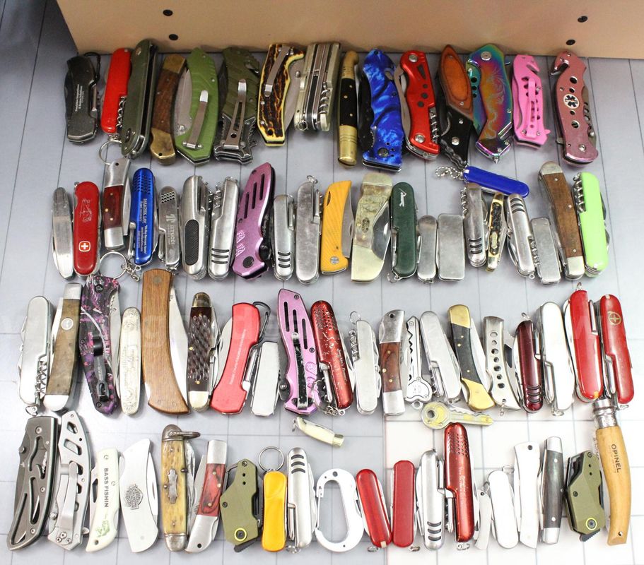 Approximately 12 lbs. of Assorted Knives, #35834