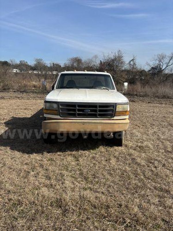 1997 Ford F-450 SD (219609 NB)