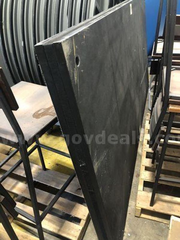 Large, singular piece, 3-panel stage (221365 BT)