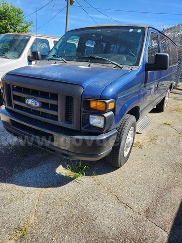 2009 Ford Econoline (222689 AJ)