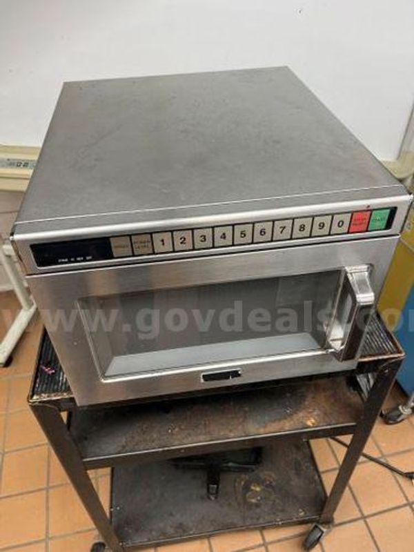 COMMERCIAL MICROWAVE (221859 NM)