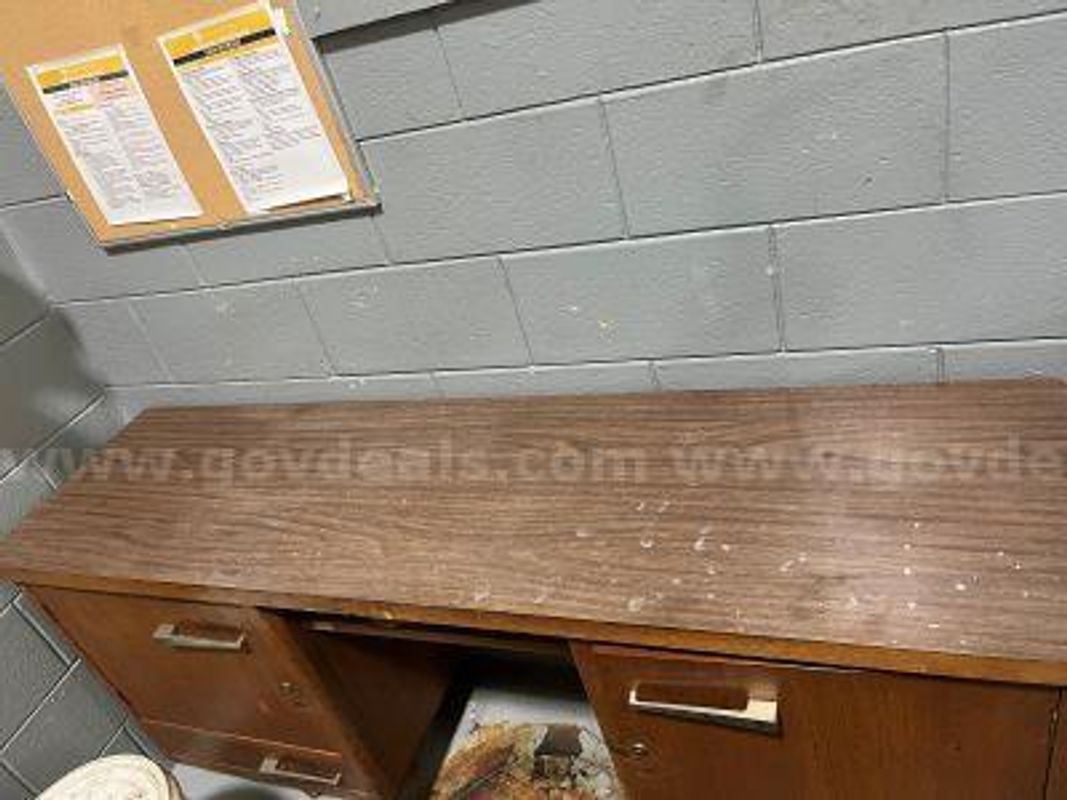 Desk (222773 TM)