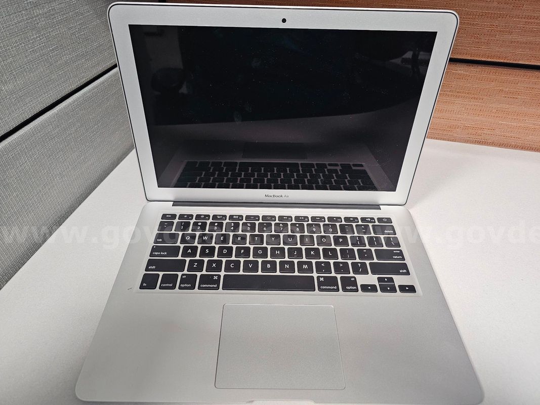 MacBook Air 13 128GB (NO POWER CORD INCLUDED)