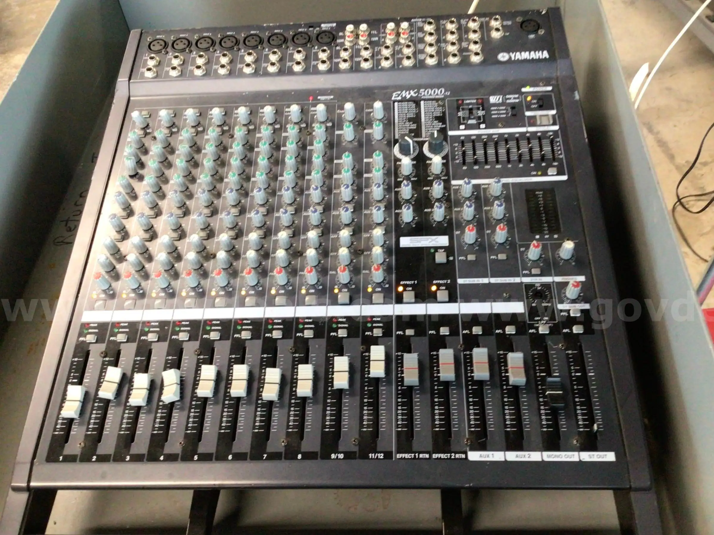 Yamaha EMX 5000-12 Powered Mixer