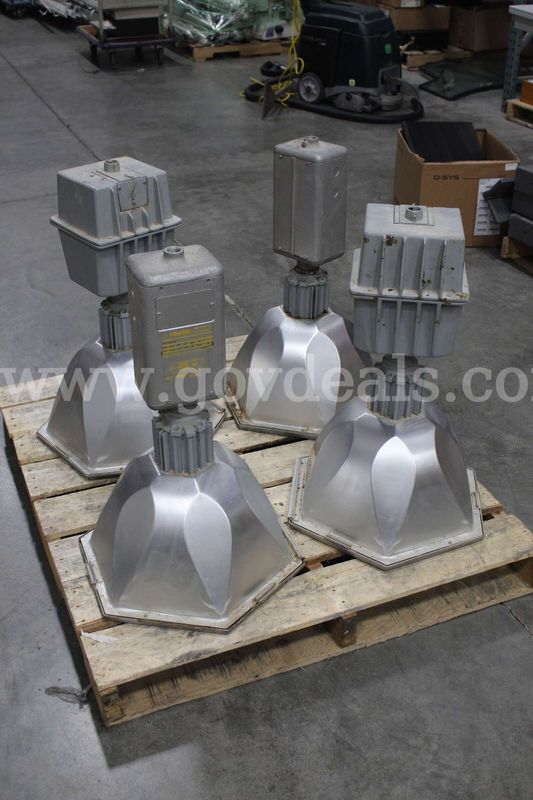 (4) Wide-Lite LMH Series Luminaires