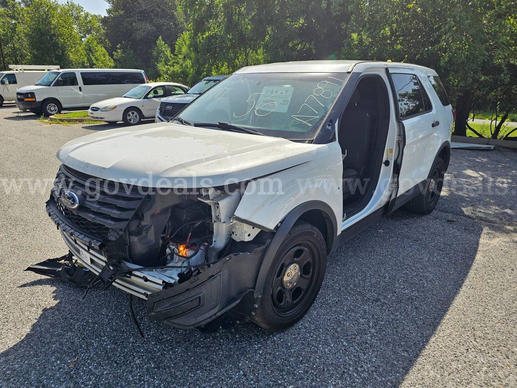 2019 Ford Explorer - Clean Title