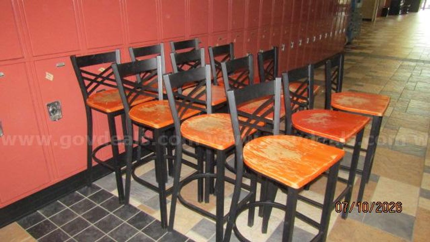 High top chairs/bar stools