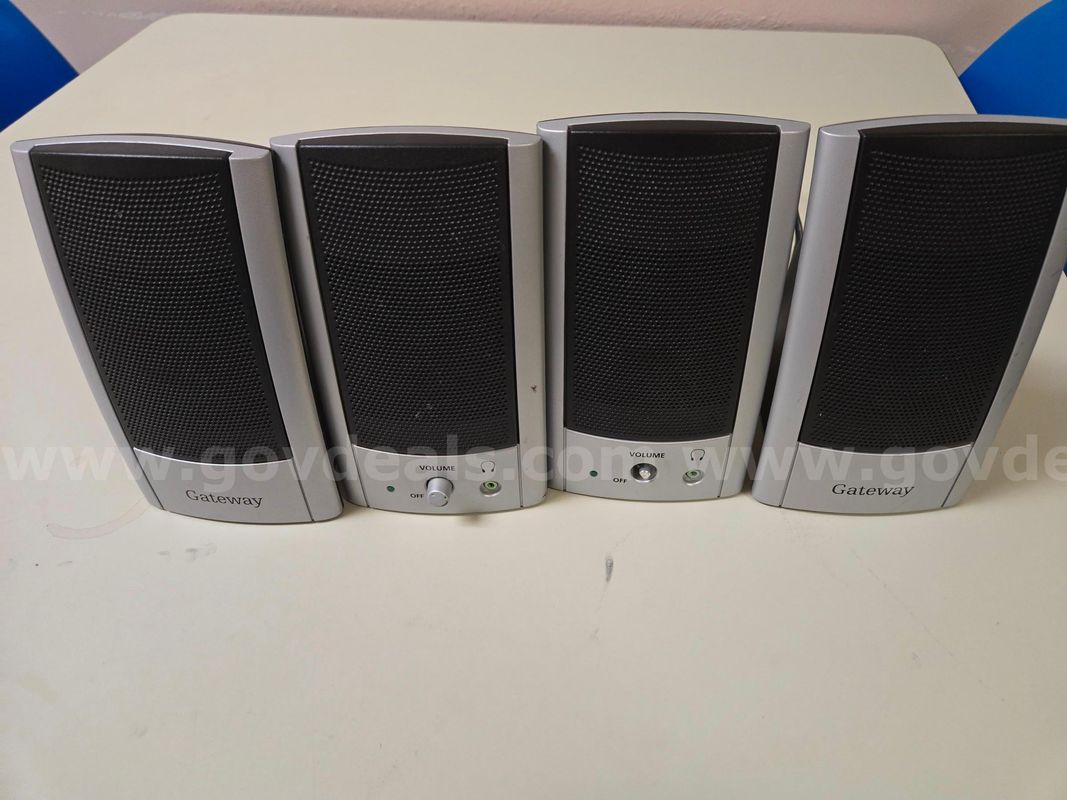IT - Lot #657 - Gateway Speakers