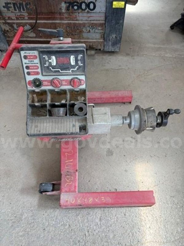 Lot of (1) Snap-On WB410 Tire Balancer.