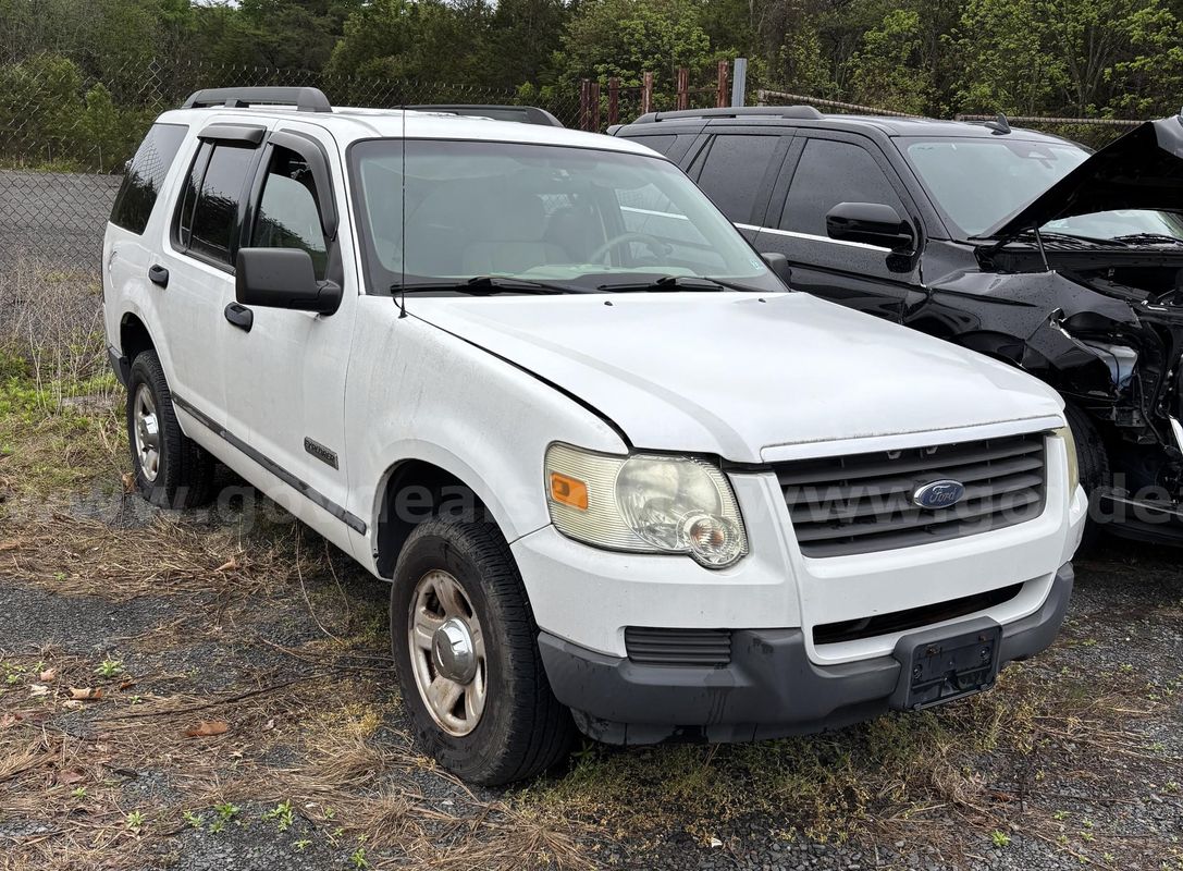 2006 Ford Explorer (NOT RUNNING)