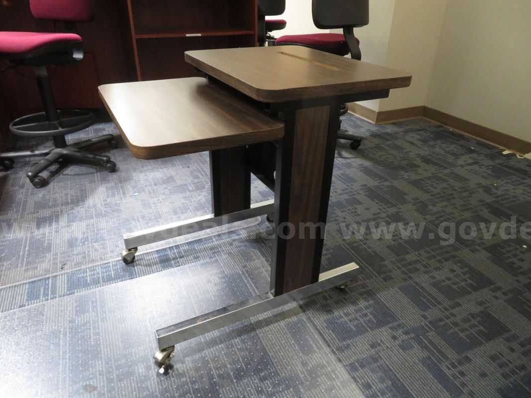 Wood two-level desk