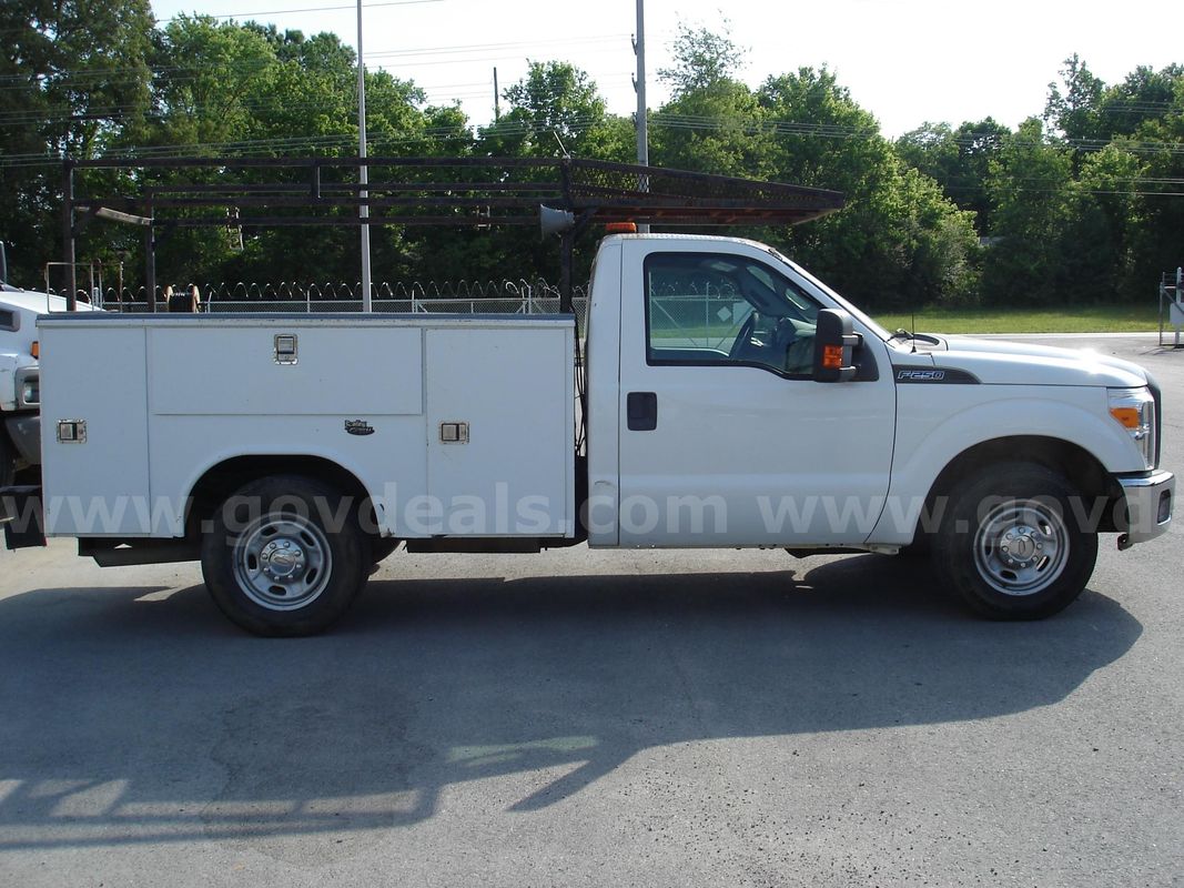 2012 Ford F-250 Regular Cab 2WD