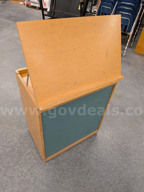 Short Rolling craft pedestal with chalkboard