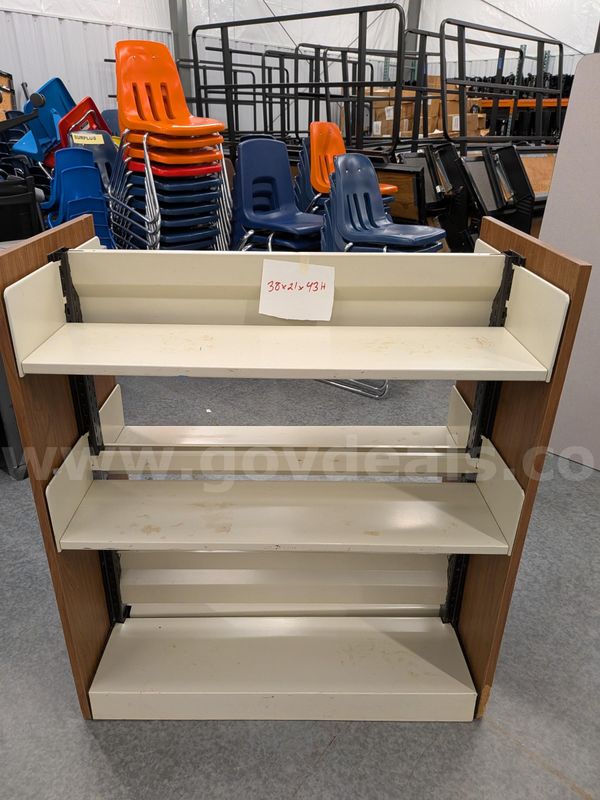 Bookshelf with adjustable metal shelves