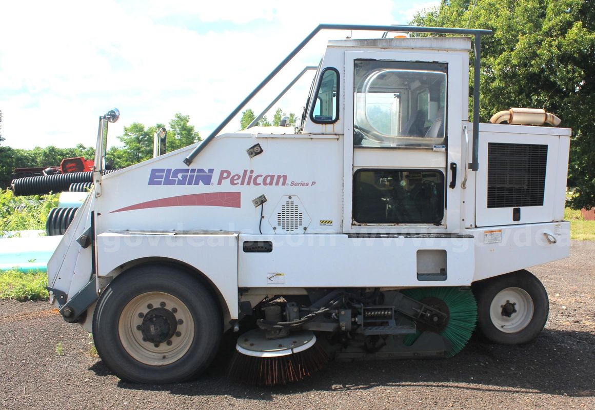 2004 Elgin Pelican Sweeper