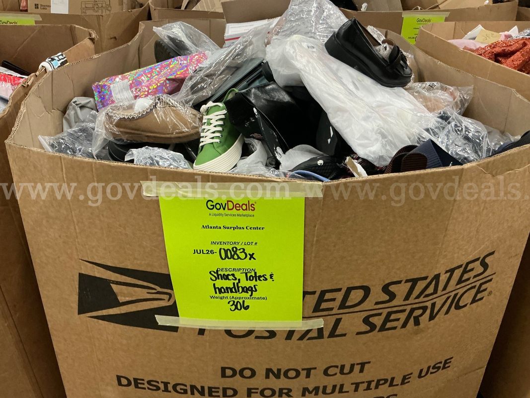 Apparel: Manually Sorted "Shoes, Handbags and Totes" (JUL26-0083X)