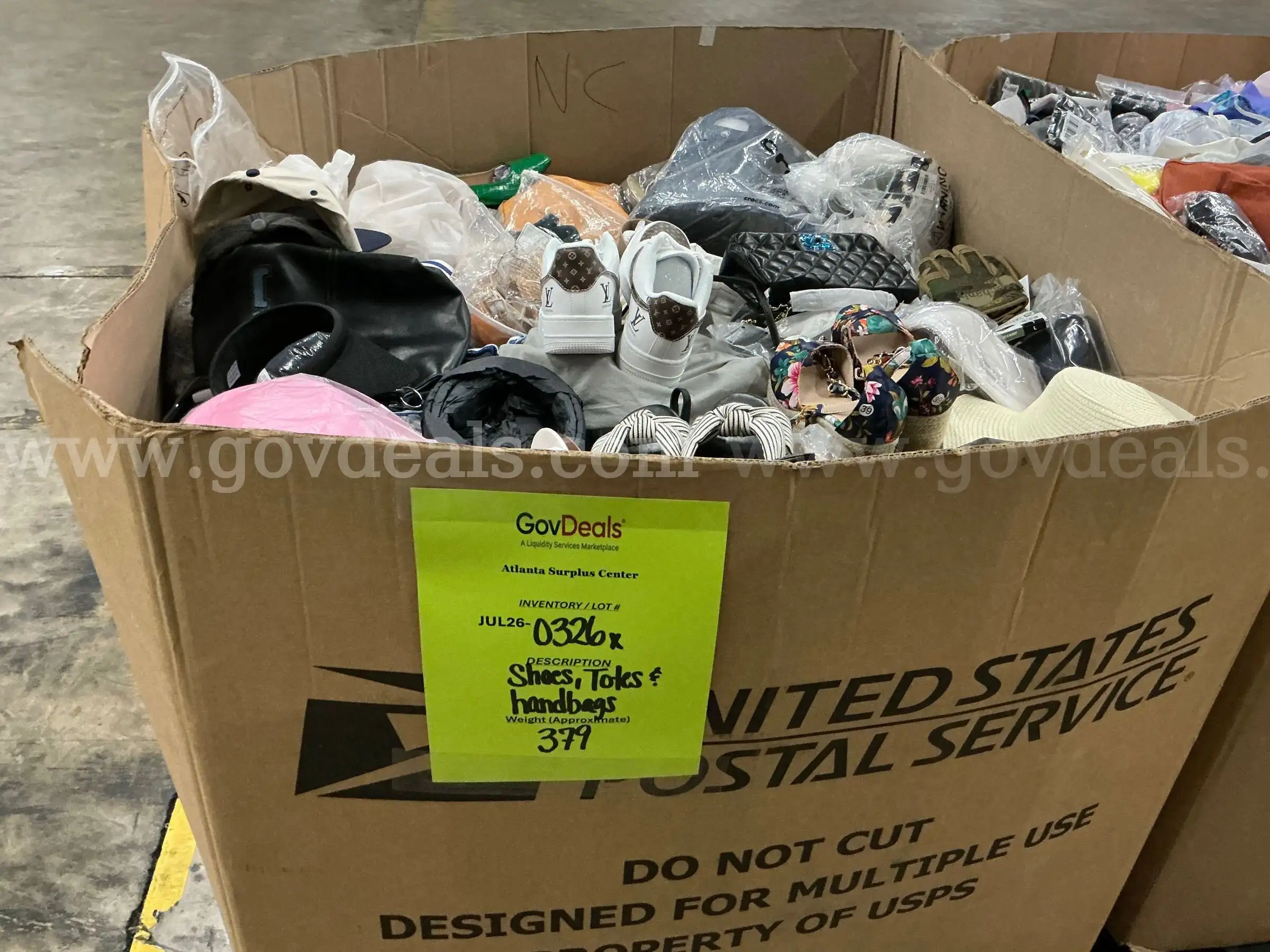 Apparel: Manually Sorted "Shoes, Handbags and Totes" (JUL26-0326X)